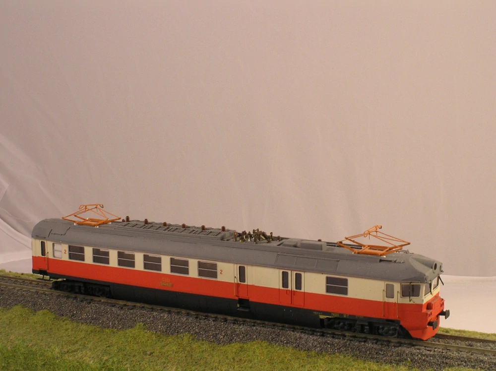 El. motorová jednotka SM488/ 560 TT maketa 