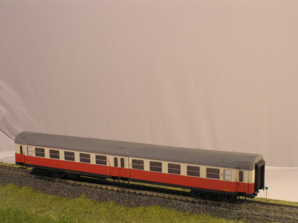 El. motorová jednotka SM488/ 560 TT maketa 