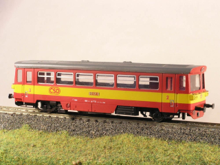 Motorový vůz 810 631-2 HO kompletní