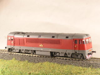 Motorová lokomotiva T679.0019 HO maketa 
