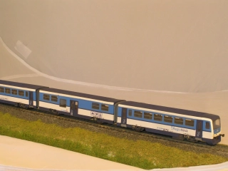 Motorová jednotka 814+014+814 HO maketa 